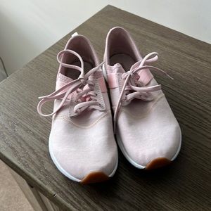 New Balance Women FuelCore Nergize
Pink Running Shoes Sneakers